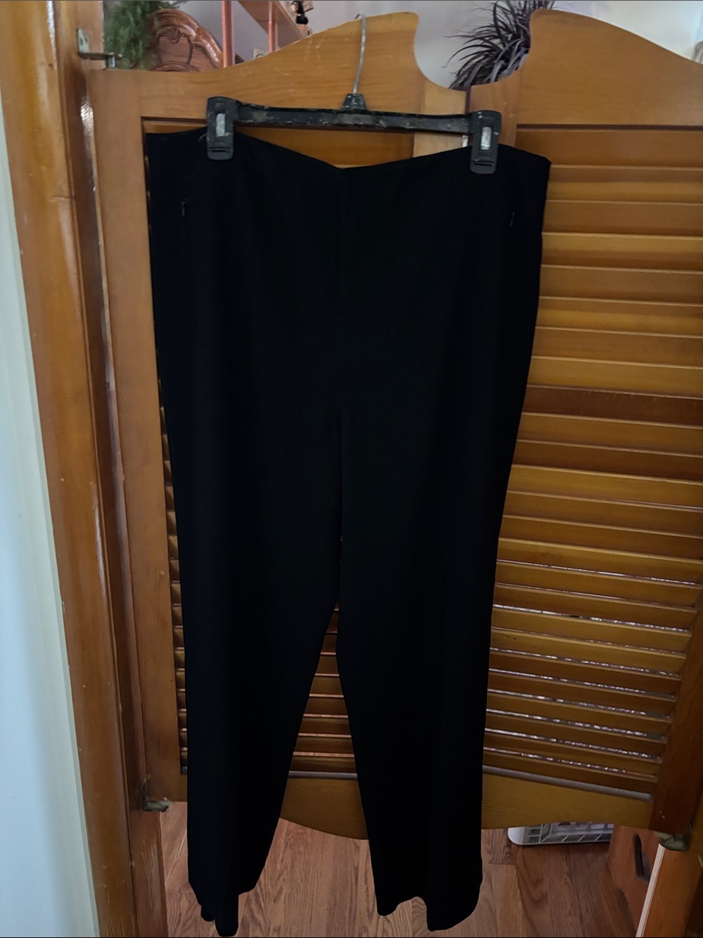 Elie Tahari Black Straight Leg Women's Pants